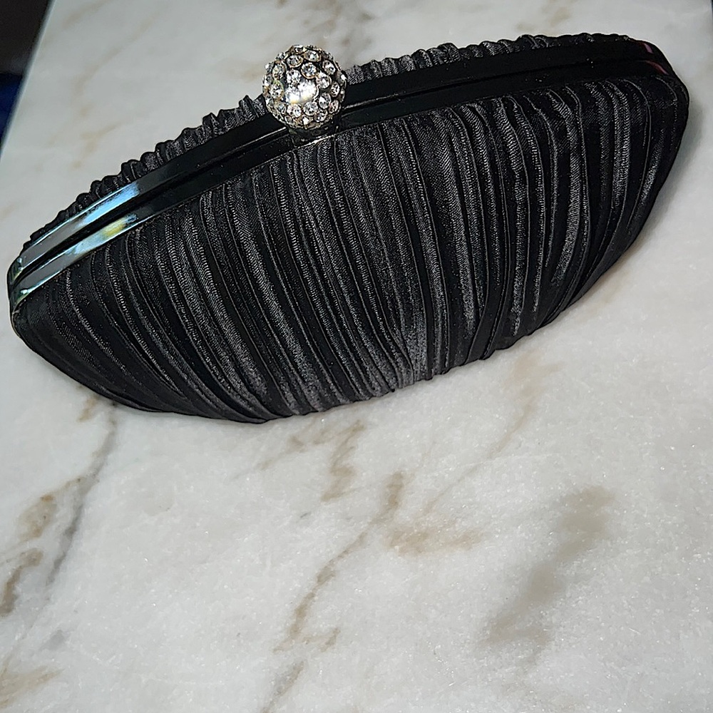 Sondra Roberts clutch